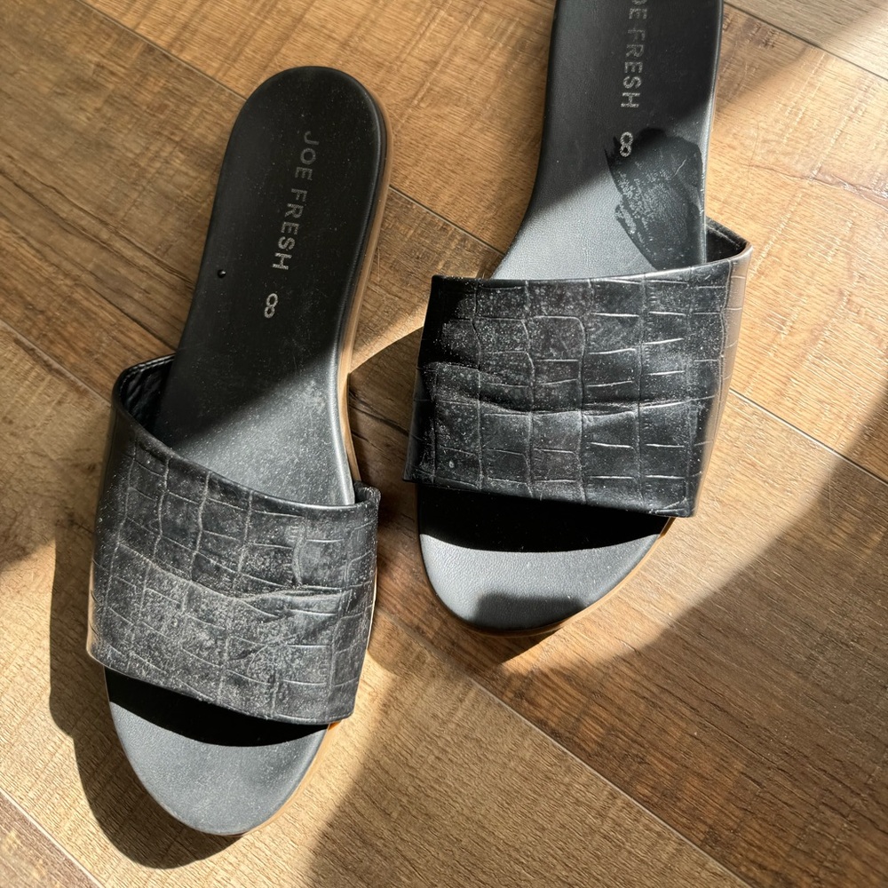Joe Fresh Slides - Picture 2 of 2
